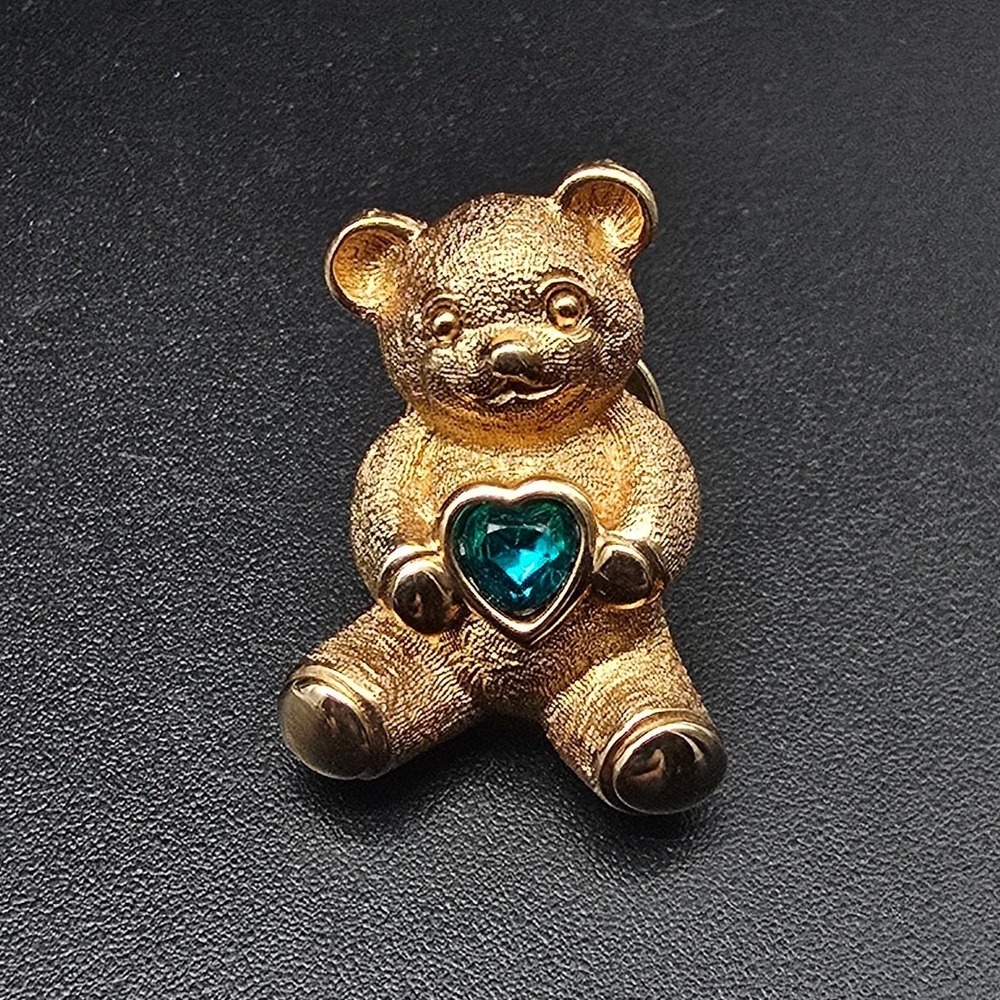 Avon Teddy Bear Birthstone Pin Gold Tone Blue Green Rhinestone Heart Vintage